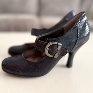 Sofft Women's Black Leather Textured Gothcore Mary Jane Kitten Heel Steampunk